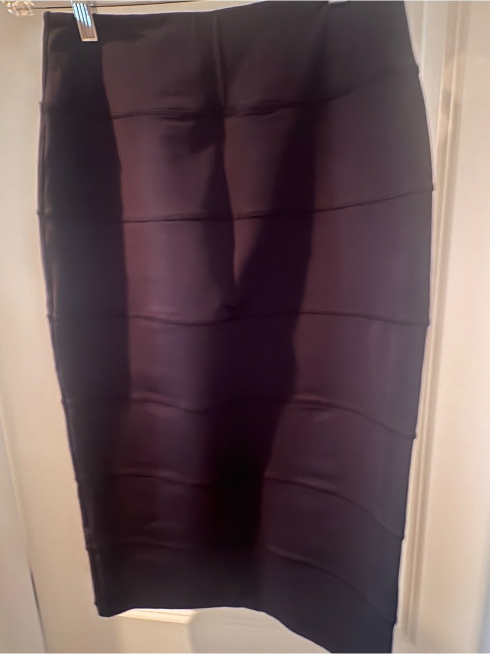 Lululemon Black Pencil Skirt - Sleek Office-to-Evening Style - Size 8